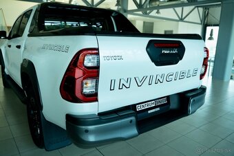 Toyota Hilux DC 2.8 I D-4D Invincible Sport 4x4 A/T - 3