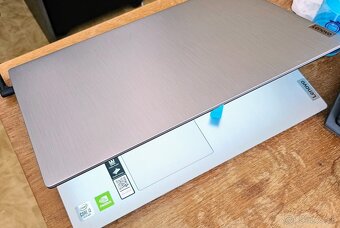 Lenovo 81WE - 3