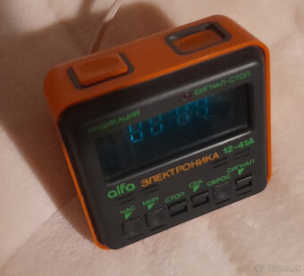 Predám tri ruské hodiny Elektronika a Programátor SIGNAL - 3