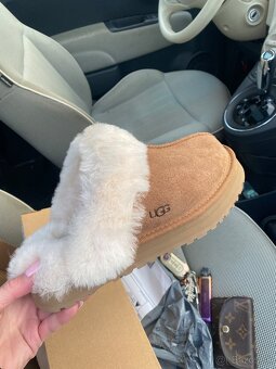 Ugg - 3
