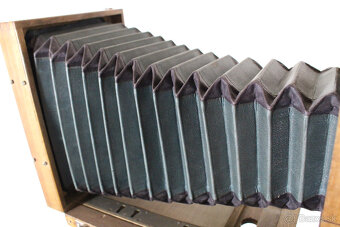 starožitný fotoaparát so statívom - 3