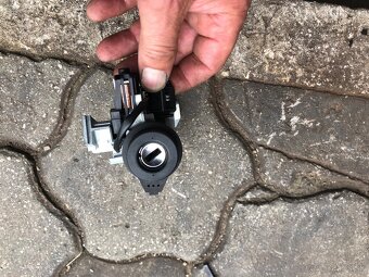 Predám spinaciu skrinku s kľúčom do vw škoda - 3