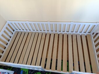 Posteľ so zabranou 200x90 - 3