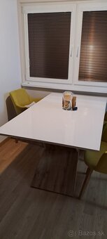 Jedálenský stôl - 3