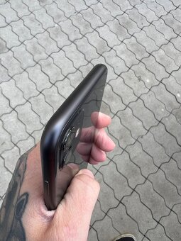 Apple iPhone 11 - 3