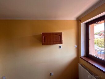 Kuchynská linka 285 cm + spotrebiče – ideálna na chatu - 3