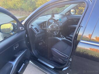 Mitsubishi Outlander 2.2 DI-D 4x4 7 Miestne Automat 156 k - 3