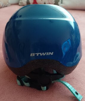 Prilba BTWIN s odrážadlom. Spolu za - 3