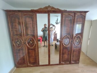 Nábytok do spáľne, skriňa, komoda, postel, nočné stolíky - 3