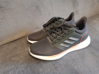Botasky Adidas cloudfoam comfort - 3