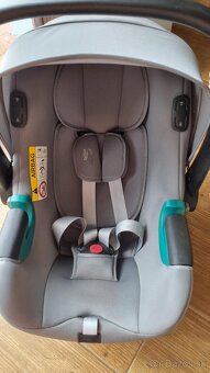 Britax Römer Baby-Safe iSense s otočnou zakladnou - 3