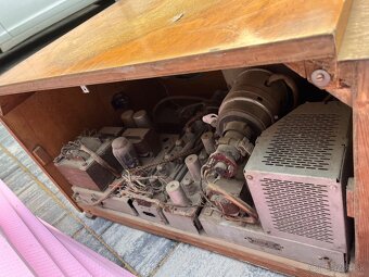 Starožitný televízor - 3