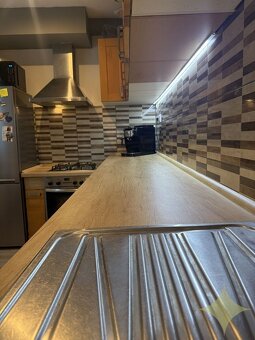 REZERVOVANÉ Priestranný 2,5-izbový byt s balkónom po komplet - 3