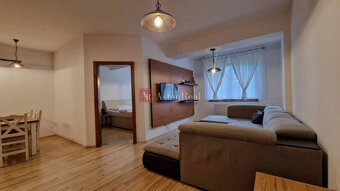 Rekreačný apartmán Vys.Tatry-Veľká Lomnica 57 m2-APARTMÁNY L - 3