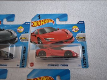 Hot Wheels-FERRARI - 3