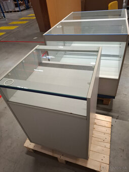 pultová vitrína - darujem - 3