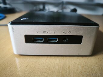Predám spoľahlivý mini počítač Intel NUC - 3