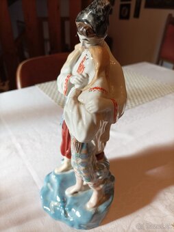 Predám porcelánovú sošku - 3
