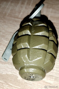 Znehodnotený granát F1 - 3