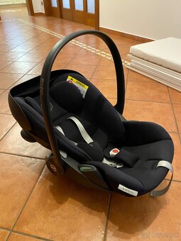 Autosedačka - vajíčko Cybex cloud G i-size gold Maxic black - 3