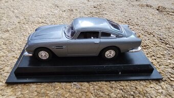 Modely áut 1:43 - 3