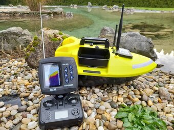 Zavažacia zakrmovacia lodka s GPS a farebným sonarom . - 3