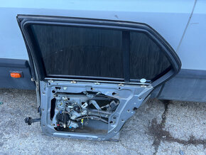 Predám zadné dvere na BMW E32 - 3