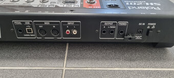 ROLAND SH-201 - 3