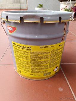 Predám mazací tuk - 3
