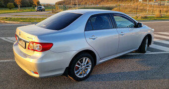 TOYOTA COROLLA 1,6L benzín - sedan - 2011 - 3