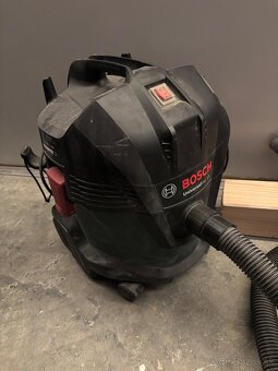 Bosch universal Vac 15 - 3