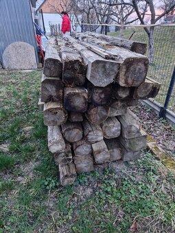 Drevo _ trámy a odrezky - 3