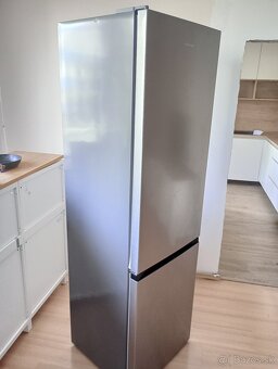 Predám chladničku s mrazničkou HISENSE - 3