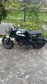 Husquarna Vitpilen 401 - 3