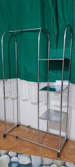 Stojan na šaty s poličkami - 3