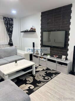 Ponúkame na predaj kompletne rekonštruovaný, moderný 3 izbov - 3