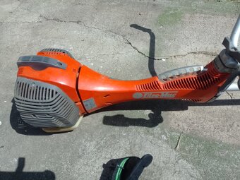 Predám profi krovinorez Oleo Mac bc430T - 3