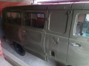 Predám UAZ 452 - 3