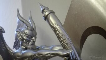 Fantasy - dekorativní předmět - sekera na stojánku - 46 cm - 3