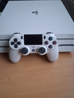 Predam ps4 pro+ ovladač - 3
