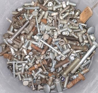 Rôzne spojovací materiál - 1€/kg - 3