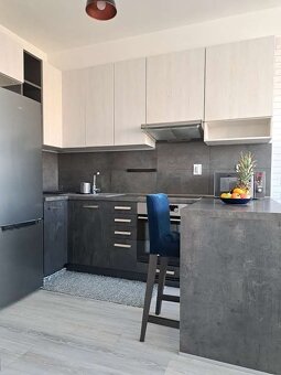 ZNOVU AKTUÁLNE.. 1,5 izbový moderný byt - 3