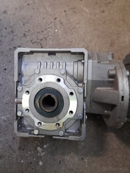 Elektromotor s prevodom 2 - 3