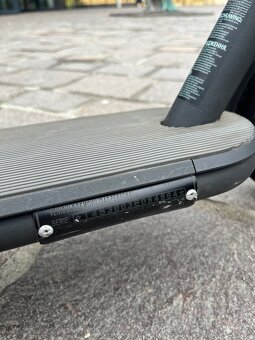 Xiaomi Electric Scooter 4 na detaily - 3