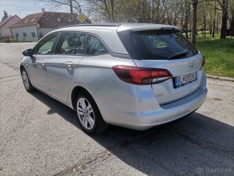 Opel Astra Sports Tourer Combi - 3