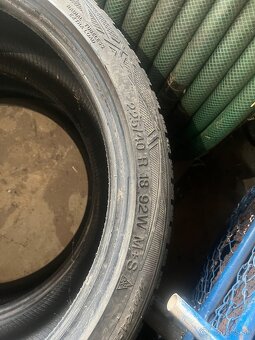 Predám tieto pneu 225/40 R18 - 3