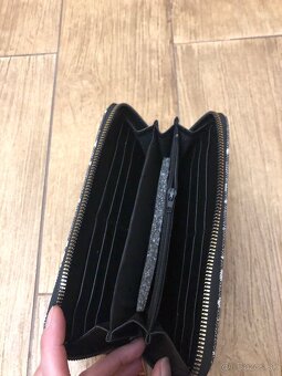 DAMSKA PEŇAŽENKA …NOVA - 3