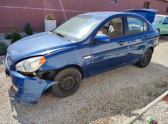 Hyundai Accent - 3
