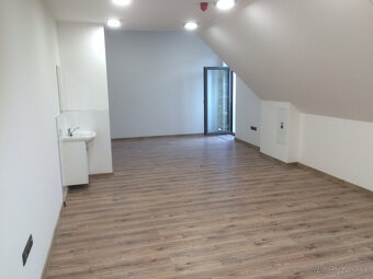 Obchodný priestor na predaj v centre mesta Rožňava - 3