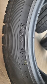 Predám zimné pneu 245/45 R20 Toyo SNOWPROX - 3